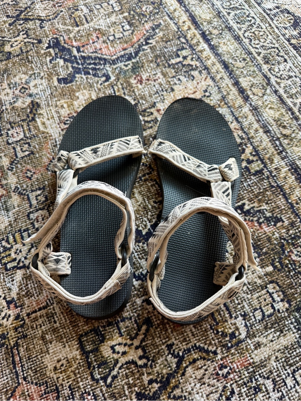 Teva Original Universal Sandals Geometric Boomerang White Grey size 9